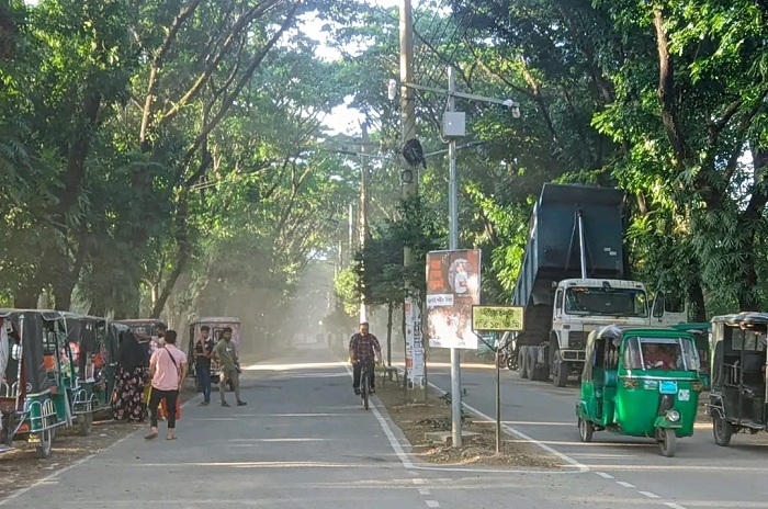 শাবিপ্রবি: সবুজ ক্যাম্পাস এখন ধুলায় ধূসর