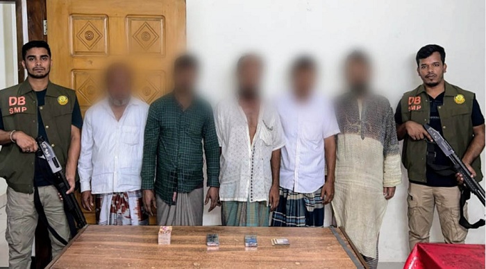সিলেটে ‘লন্ডনি বাড়ি’ থেকে গ্রেপ্তার ৫