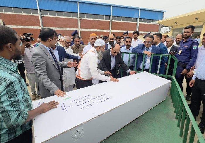 কফিনবন্দি হয়ে ফিরলেন দুবাইয়ে বোমায় নিহত আলী, মরদেহ নিয়ে বড়লেখা যাচ্ছেন আরিফ