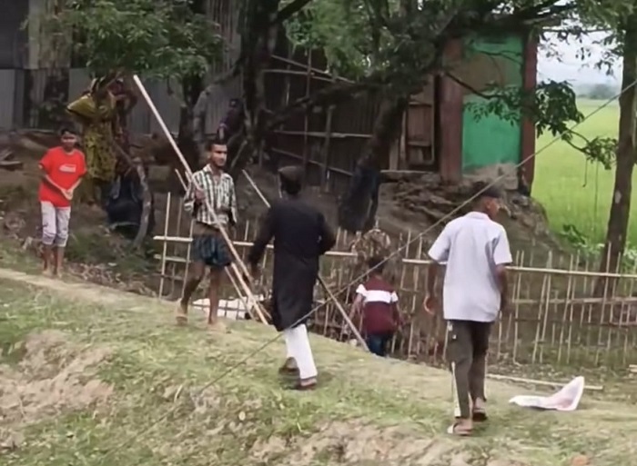 ঈদের দিনে তরুণীর ছবি তোলা নিয়ে সংঘর্ষ, আহত ৪০