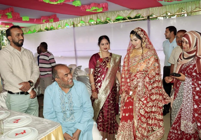 চার বছর বয়সে রেলস্টেশনে পাওয়া মেয়েটির নতুন জীবনের শুরু