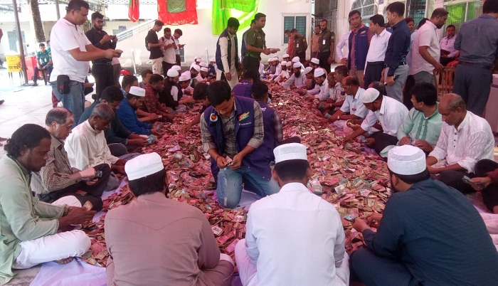 ৫ম বারের মতো প্রকাশ্যে গণনা হচ্ছে শাহজালাল (র.) মাজারের টাকা