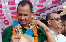 সুনামগঞ্জে সমাবেশ মঞ্চেই বিএনপি নেতাকে ‘নির্বাচনের খরচের জন্য’ ১০ লাখ টাকা প্রদান