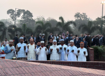 ‘রাষ্ট্রীয় অনুষ্ঠানের অংশ হিসেবে’ জামায়াতও ফুল দিল জাতীয় স্মৃতিসৌধে