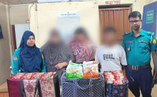 নগরের বড়বাজার থেকে দুই নারীসহ গ্রেপ্তার ৩