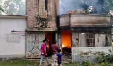 ছাত্রীকে ধর্ষণচেষ্টার অভিযোগে মাদ্রাসা শিক্ষক আটক, মাদ্রাসায় আগুন